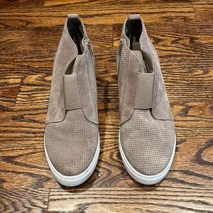 Steve Madden Waverly wedge shoe, used but in good condition